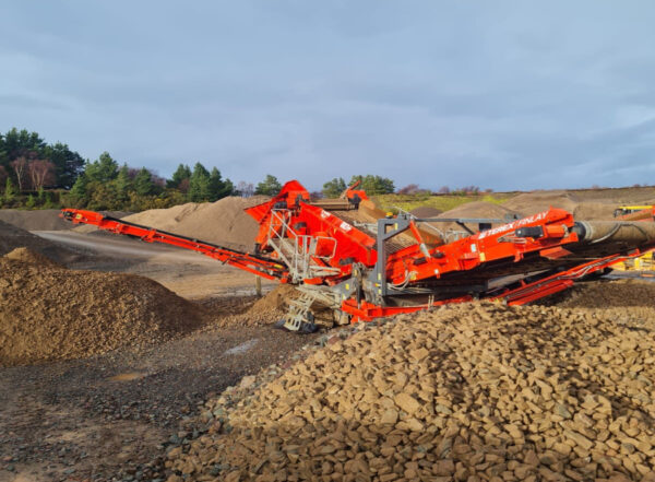 Screens and crushers